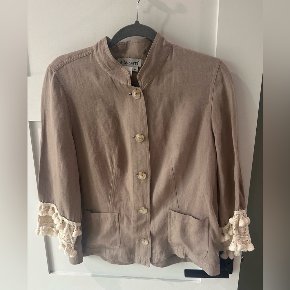 A’la Carte Women’s Jacket Size Medium Tan Pompom Trim